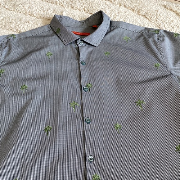 Tori Richard Men’s Blk/Wht short sleeve button shirt with palm tree pattern - Picture 3 of 7
